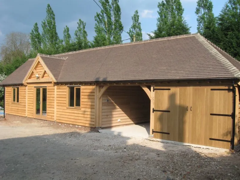 Oak framed garage 3 bay