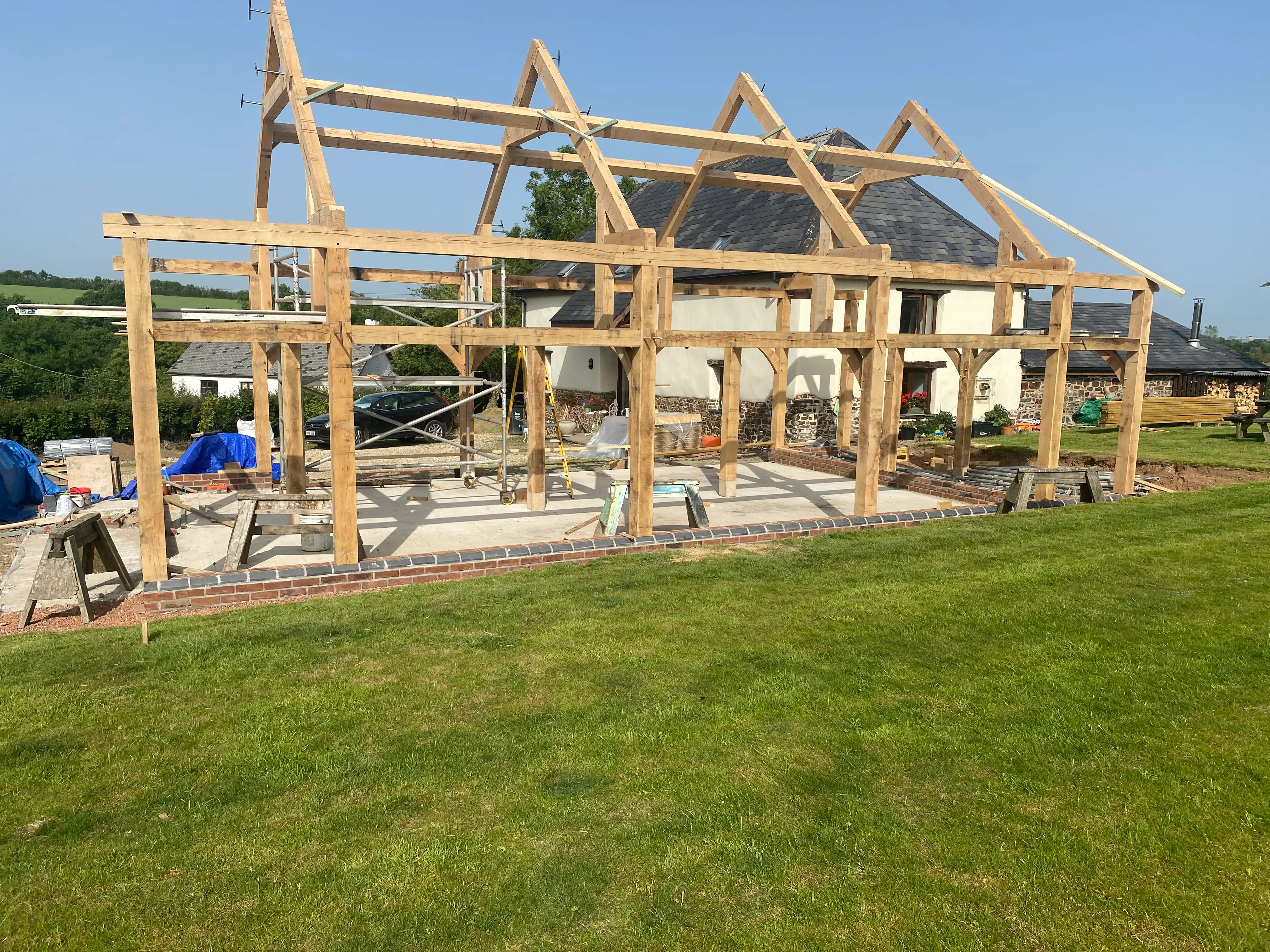 Bedport Barn oak frame being raised