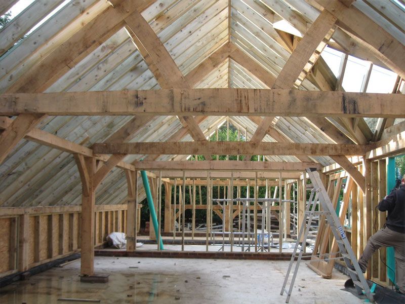 Oak framed roof trusses construction