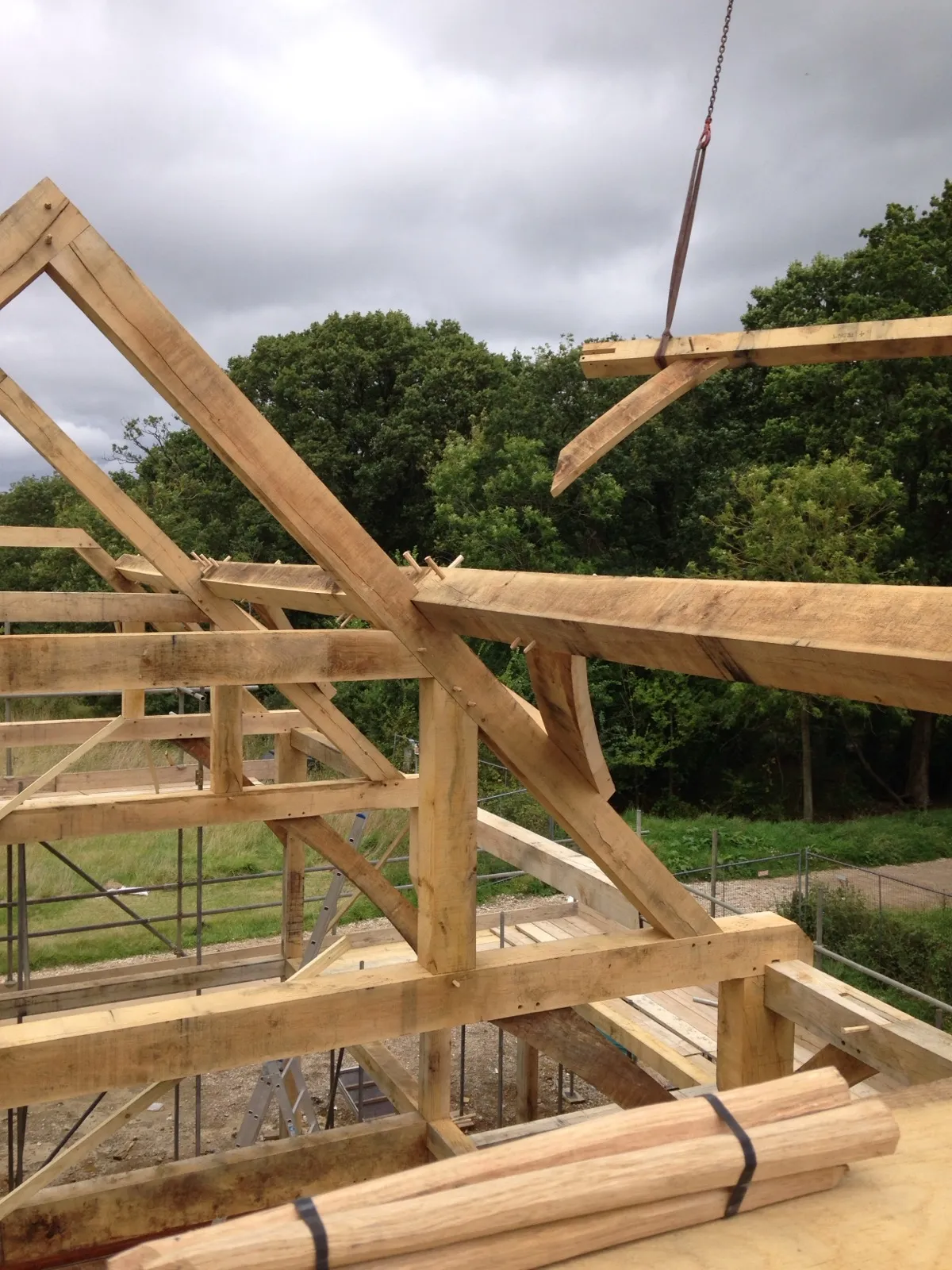 Oak roof frame craning