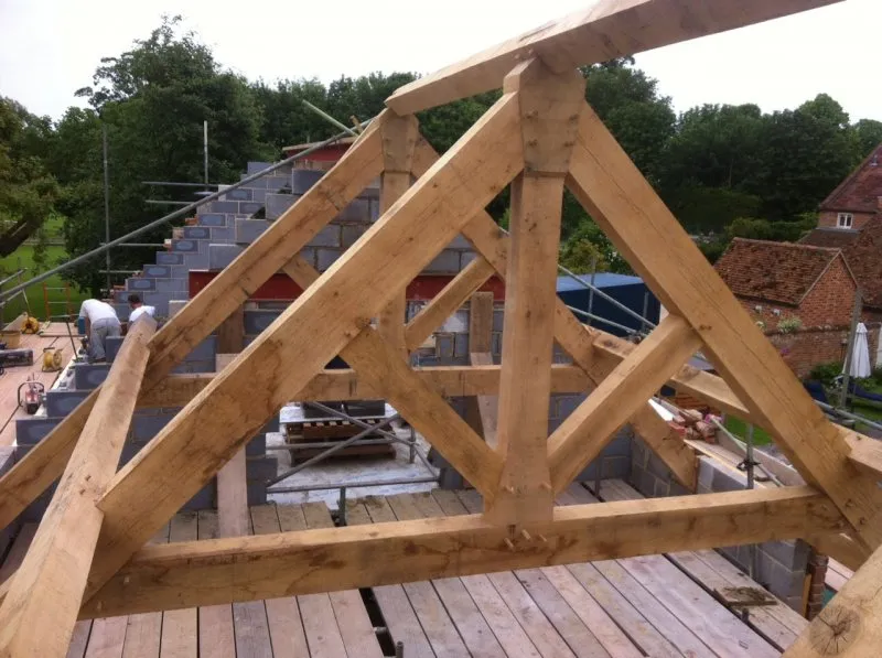 Oak roof truss assembly